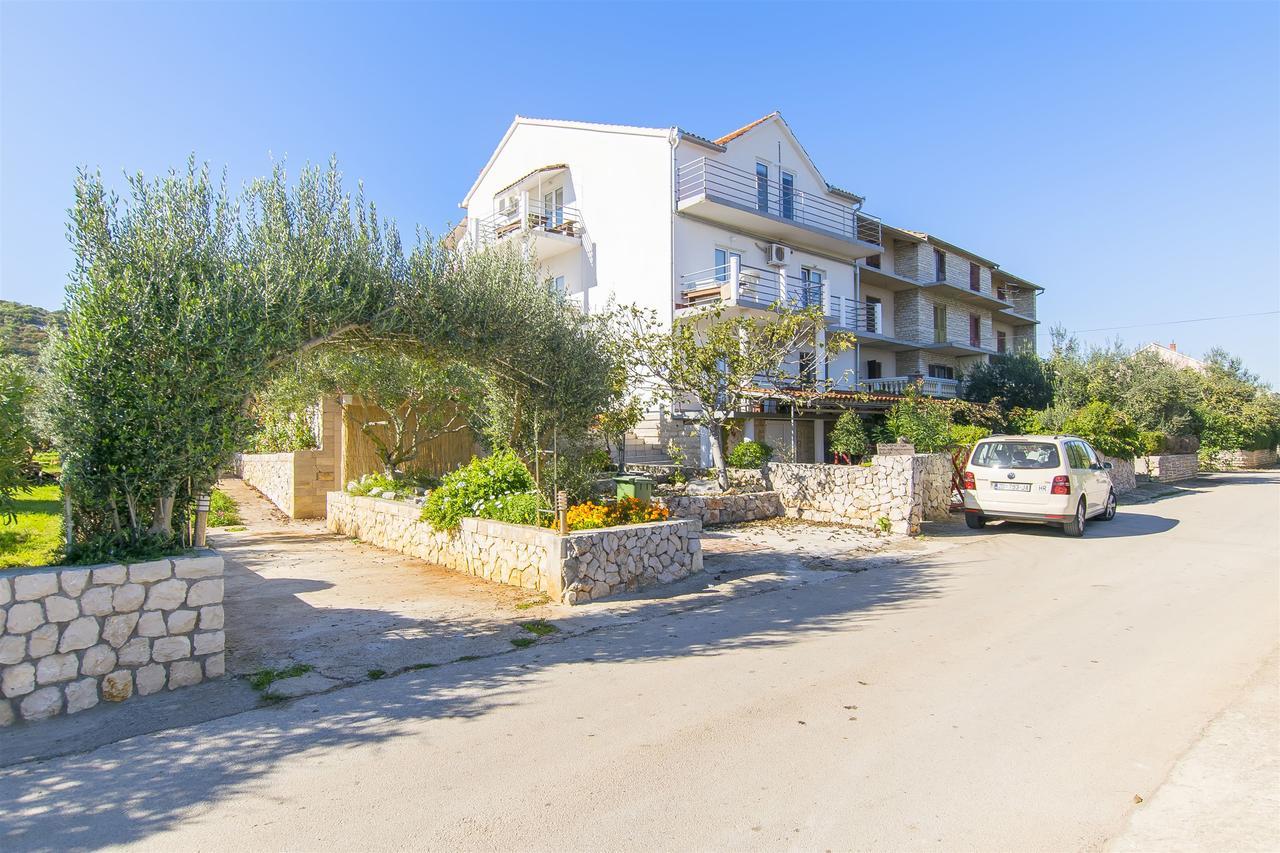 Apartments Irena Tkon Exterior photo