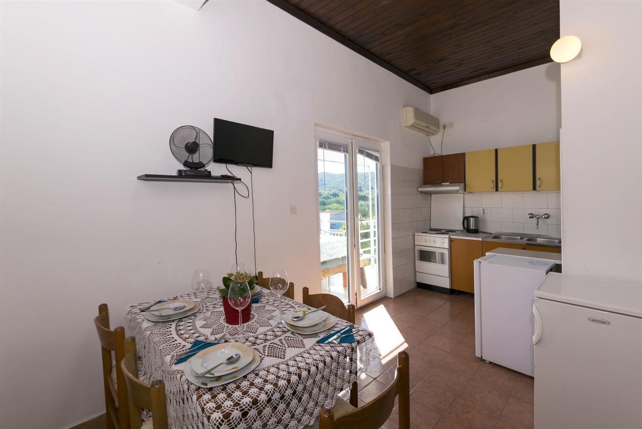 Apartments Irena Tkon Exterior photo